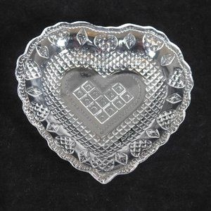 Fostoria Avon Clear Heart Shaped Glass Trinket Soap Dish Diamond Cut 5 in long
